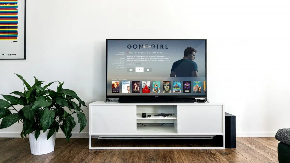 Pourquoi investir dans l’achat d’un meuble TV suspendu ? 