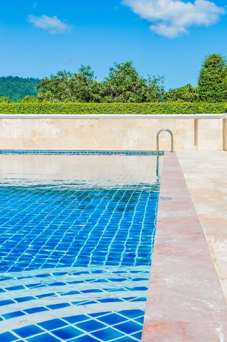 Nettoyage efficace et rapide de votre piscine : découvrez les meilleures solutions