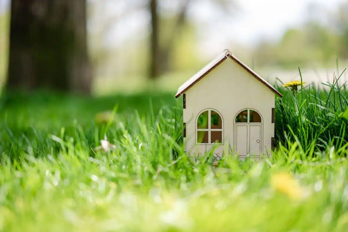 Maison écologique : les bénéfices et les limites à connaître