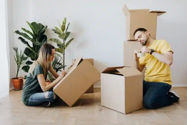 Les déménageurs professionnels ou le déménagement en solo : un choix à considérer pour votre déménagement
