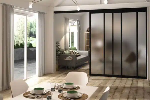 Comment bien choisir une porte coulissante verrière ?