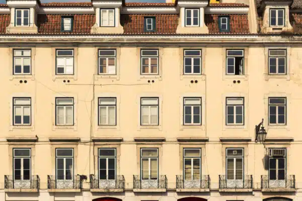 Investir dans l’immobilier locatif : la conversion d’immeubles résidentiels