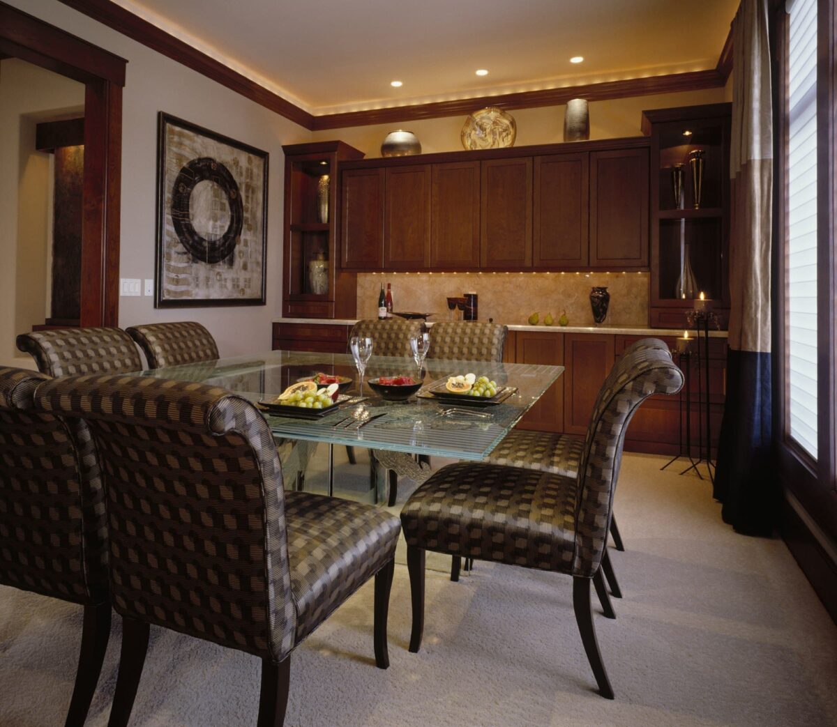 Comment choisir la table idéale pour votre salon ?