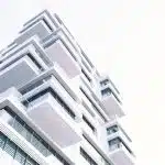 Existe-t-il des subventions ou des crédits d'impôt pour les travaux de calorifugeage dans les copropriétés ?