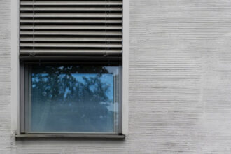 Pourquoi remplacer ses volets en même temps que ses fenêtres ?