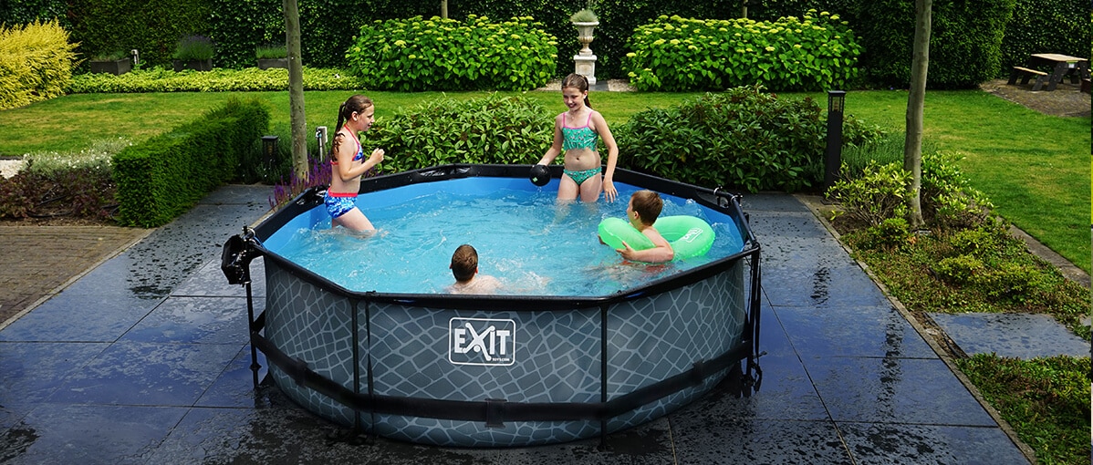 Comment nettoyer une piscine avant de la stocker ?